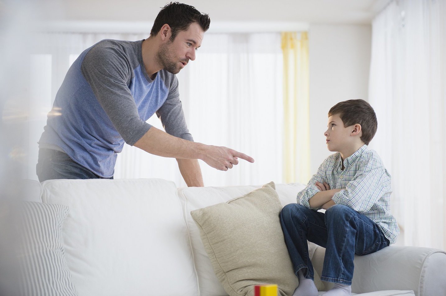 Những kiểu bố có thể ảnh hưởng tiêu cực đến con cái
