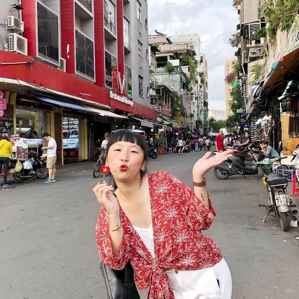 Diễn viên Trang Hý gây sốt với bản cover "Chị ong nâu"