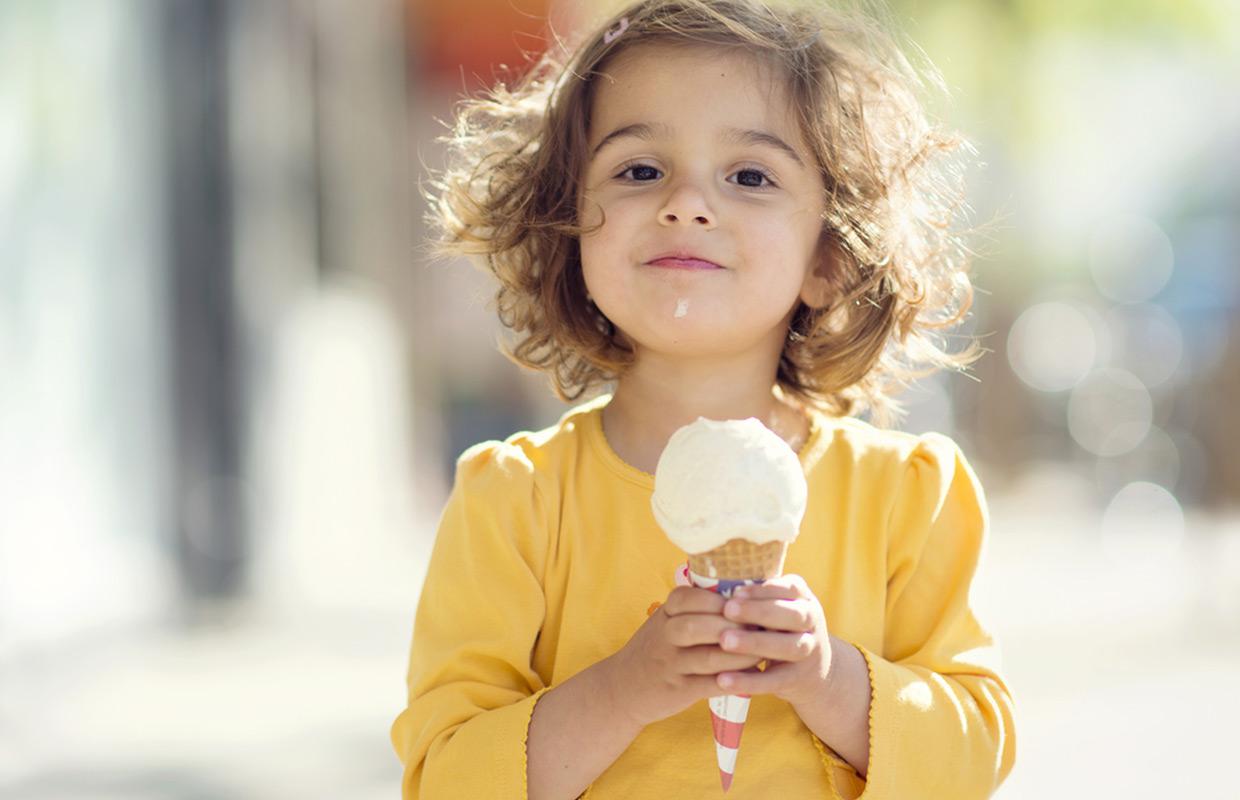 Trẻ bao nhiêu tuổi thì được ăn kem?