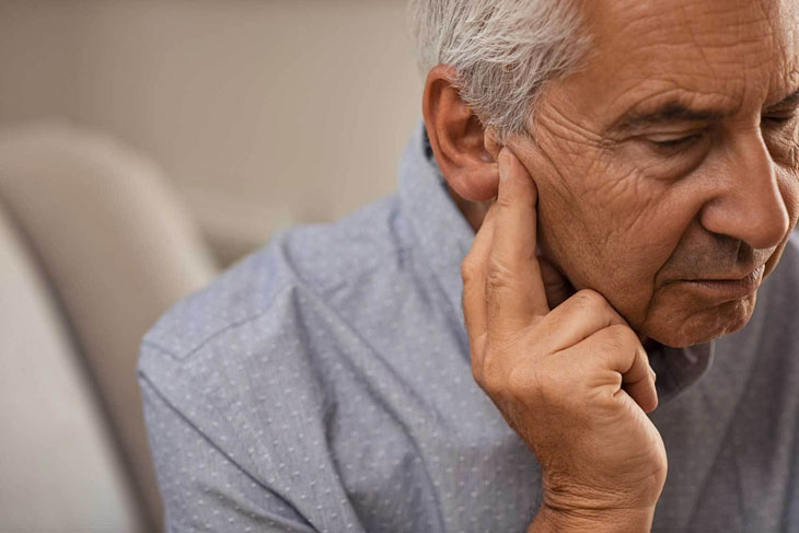 Ù tai thường xảy ra ở các đối tượng ngoài 50 tuổi