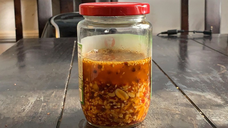 Cách làm dầu ớt đậu phộng